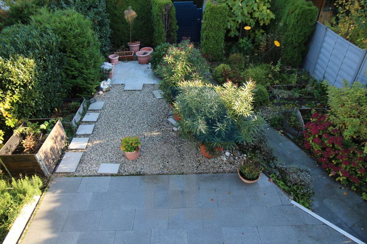 Garten mit Terrasse