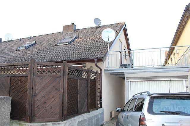 Rückansicht mit Garage 