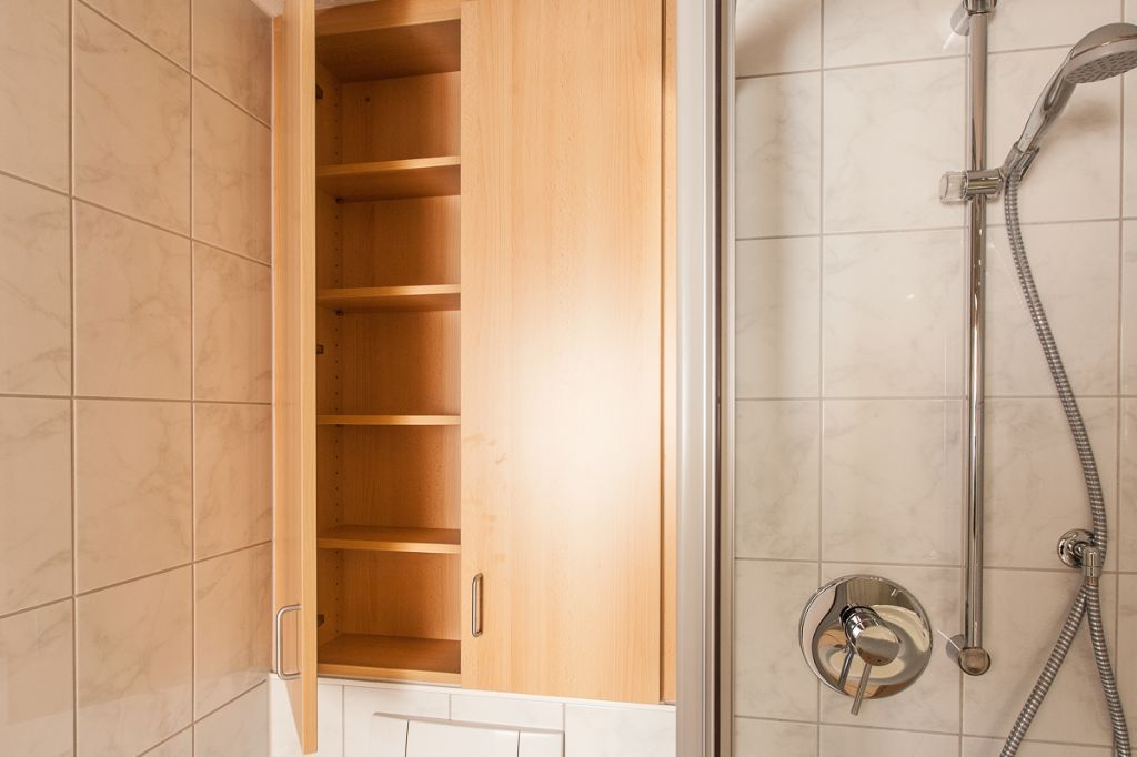 Einbauschrank im Badezimmer