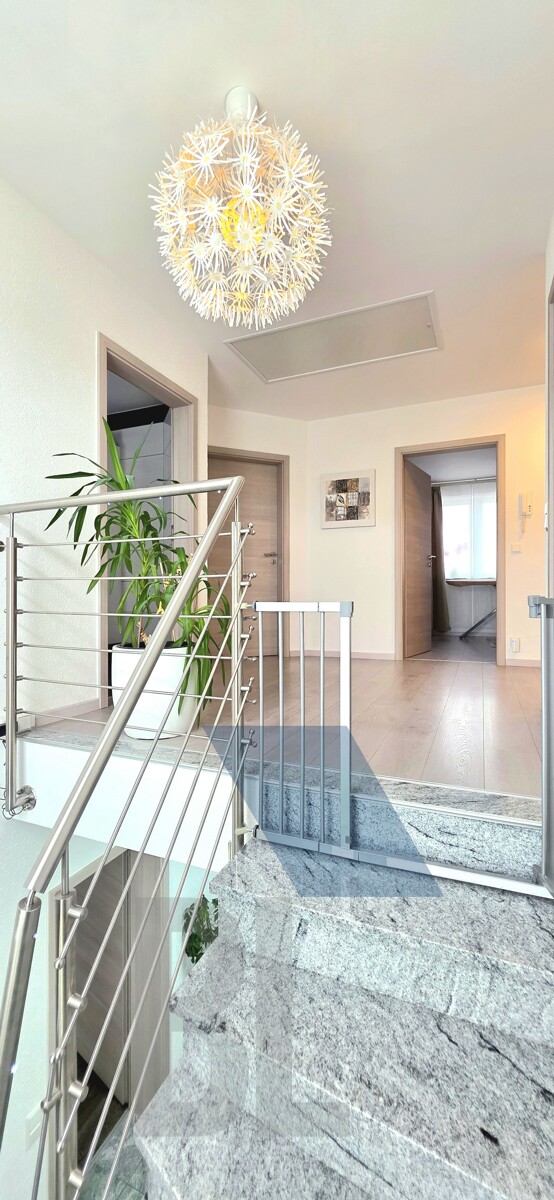  Treppe zur OG