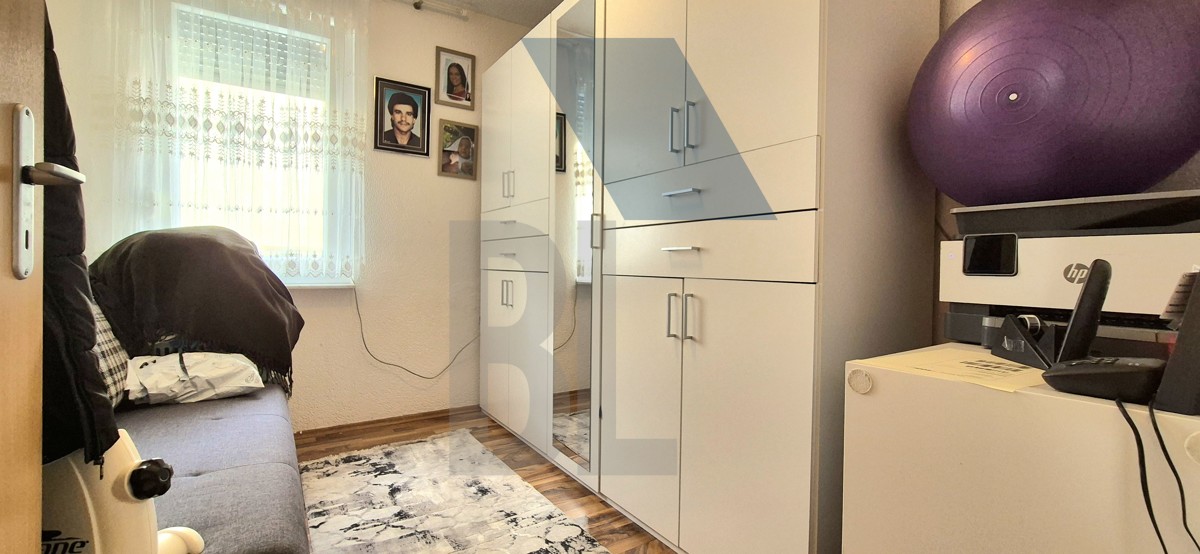 Zimmer EG-Wohnung